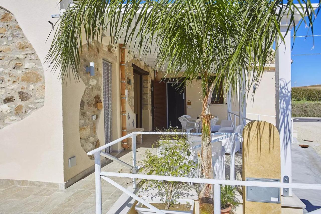 Casale Sammartano Apartments Ummari Exterior photo
