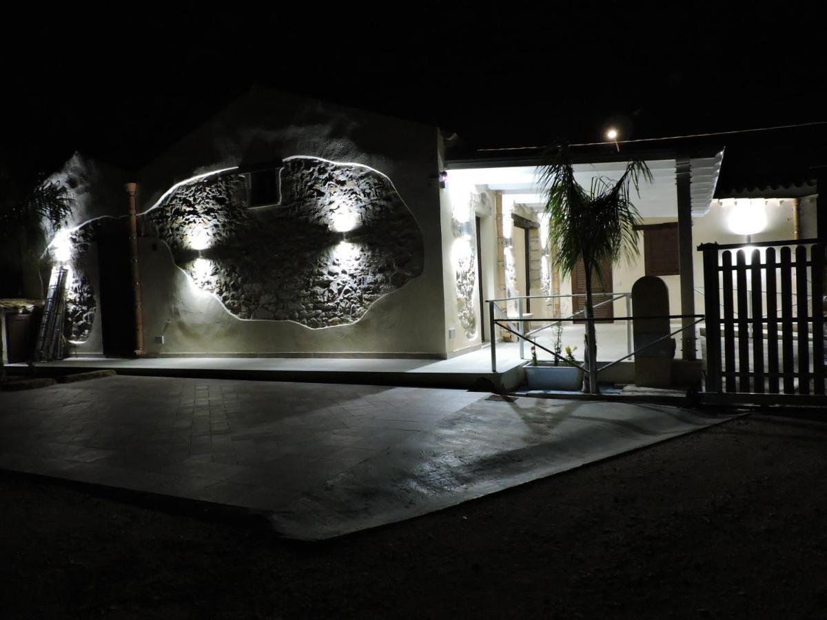 Casale Sammartano Apartments Ummari Exterior photo